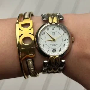 Vintage Excellent Condition Givenchy two-tone Swiss Mvmt Watch Givenchy Two-Tone Watch | Pre-Owned Luxury – Archives de Luxe main image 4